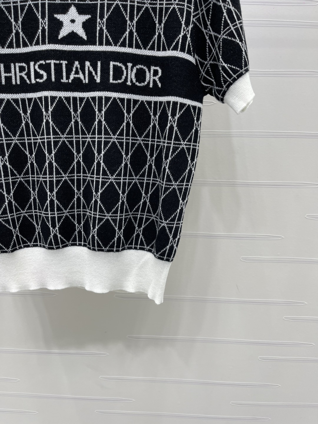 Women's short sleeves